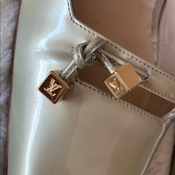 Louis Vuitton - Picture 7 of 9